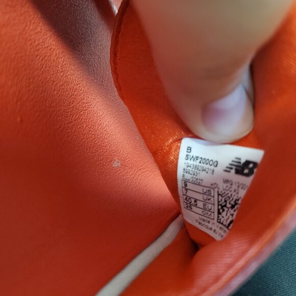 New Balance White Red Big League Chew Baseball Artsy Summer Fun Slides Sandals 9 - Picture 10 of 11